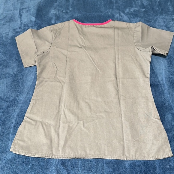 Scrub top - Picture 2 of 6